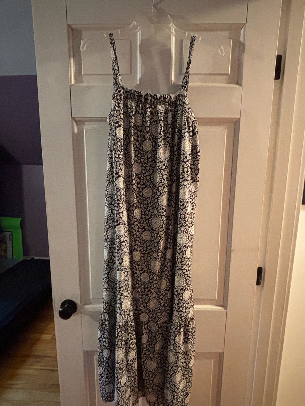 Old Navy NWT black floral print dress - pockets!